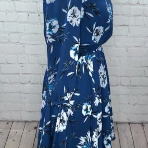 WHBM (Size 12) Blue Floral Print Soft Blouson Dress - Picture 3 of 6